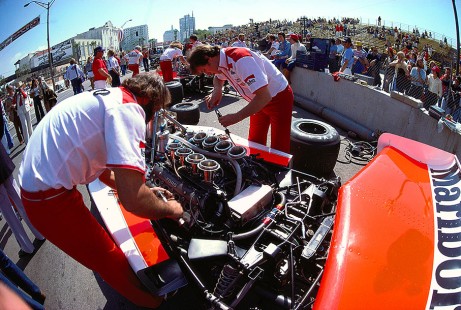 77US-McLaren01