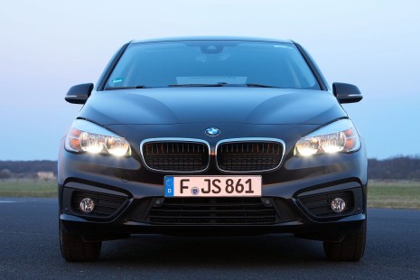 BMW-218i-AT-2015-05