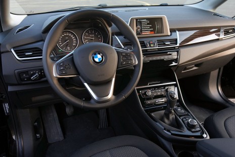 BMW-218i-AT-2015-28