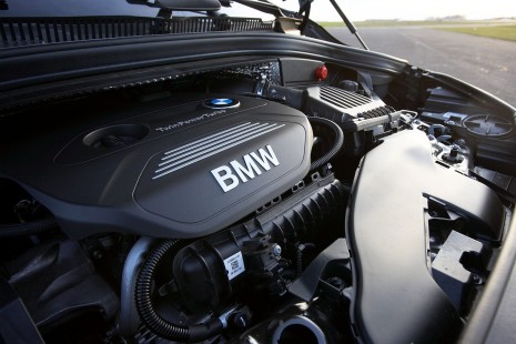 BMW-218i-AT-2015-41