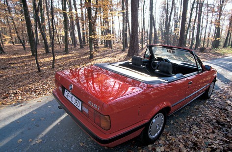 BMW-318i-Cabrio-1990-18