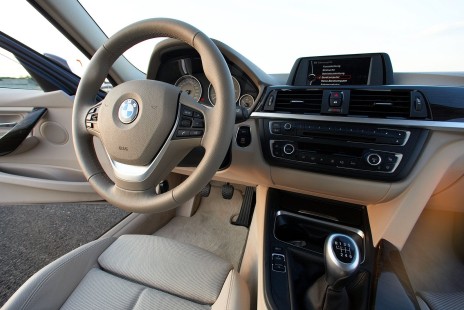 BMW-320d-Limo-2012-16