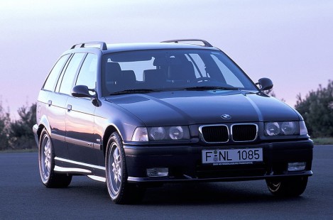 BMW-320i_touring-1995-03