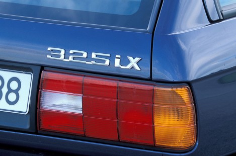 BMW-325iXtouring-1985-12
