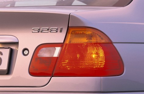 BMW-328i-1998-20