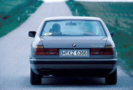 BMW-750iL-1987-07