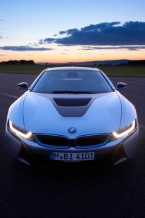 BMW-i8-2015-30