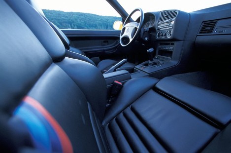 BMW-M3Coupe-1995-16
