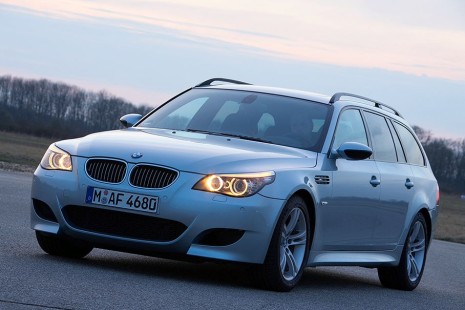 BMW-M5-Touring-2009-16