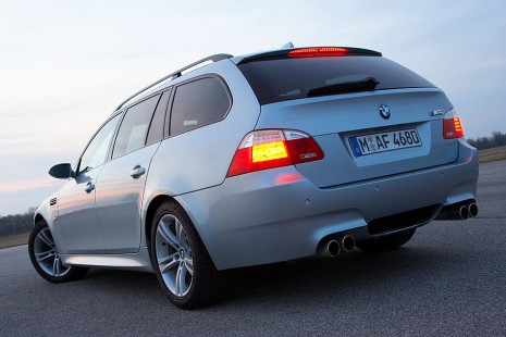 BMW-M5-Touring-2009-21