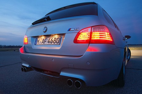 BMW-M5-Touring-2009-28