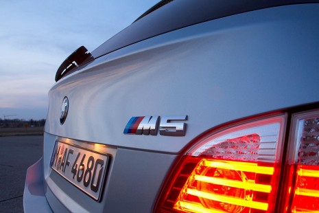 BMW-M5-Touring-2009-29
