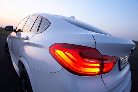BMW-X4-35d-2015-23