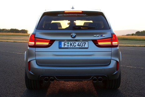BMW-X5M-2015-06