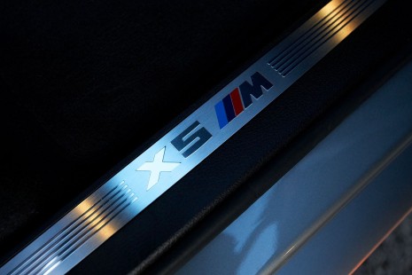 BMW-X5M-2015-32
