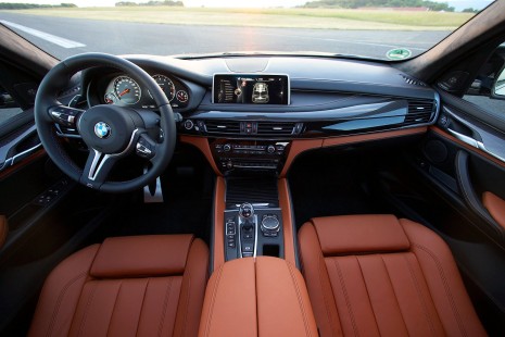 BMW-X5M-2015-40
