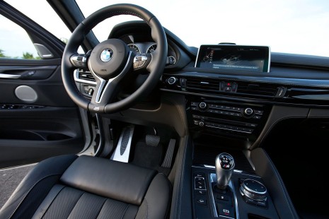 BMW-X6M-2015-33