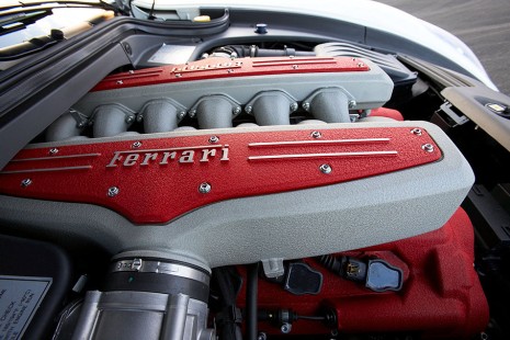 F-599-GTB-Fiorano-2008-40