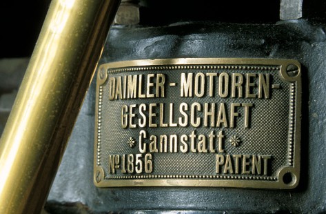 MB-Daimler-Phoenix-Rennwagen-1899-004