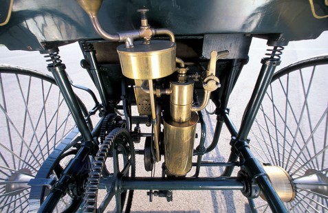 MB-Daimler-Stahlradwagen-1889-005
