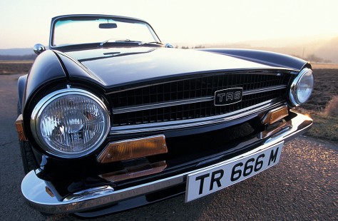 Triumph-TR6-1974-22