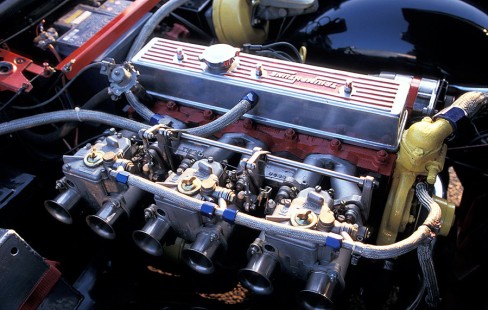 Triumph-TR6-1974-29